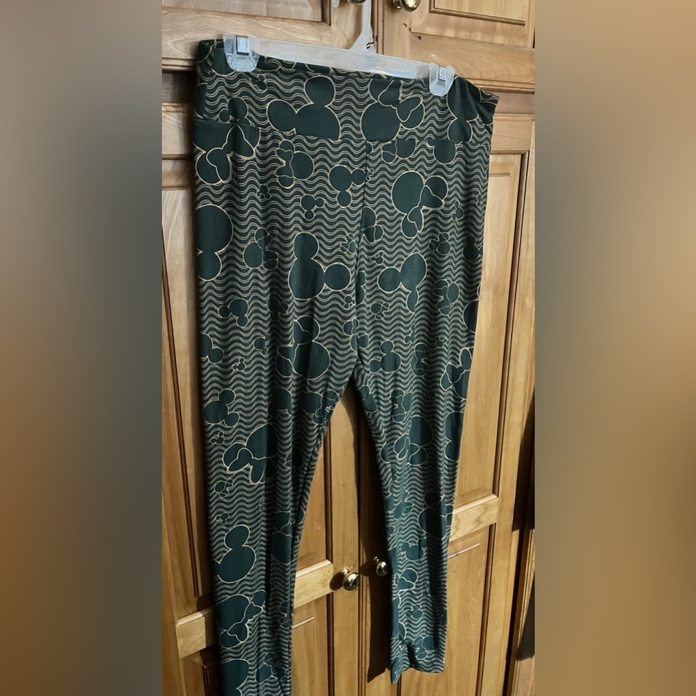 Minnie and Mickey outline leggings